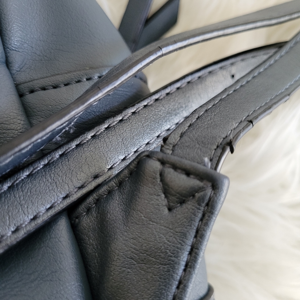 ☆ Simply Vera Gray Mini Backpack - Picture 7 of 16